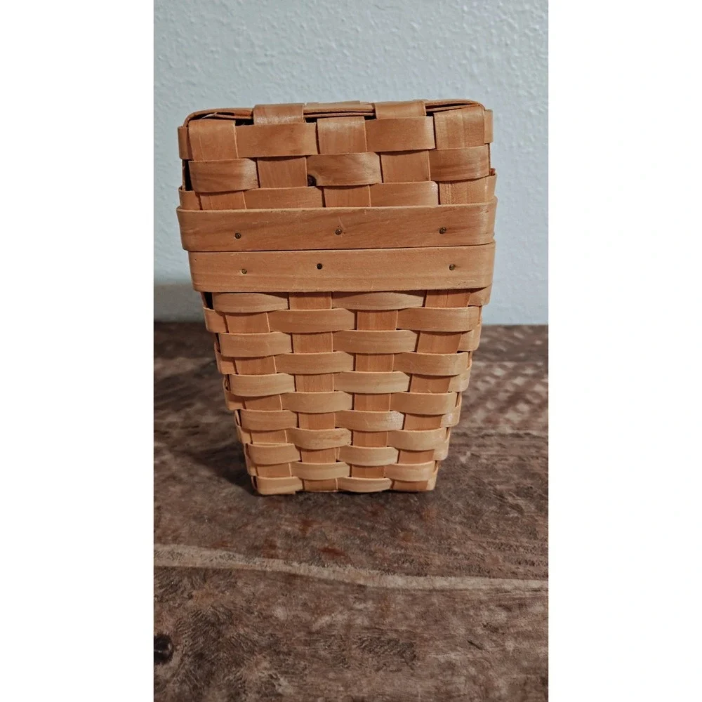 Tasket Renaissance Lidded Canister Sugar Fir Wood Basket Insert 8.5